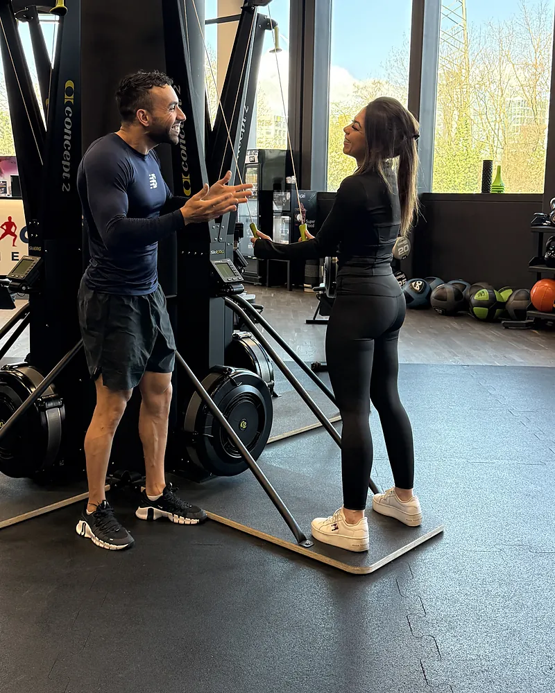 Séance de cardio sur SkiErg avec Samy et une cliente